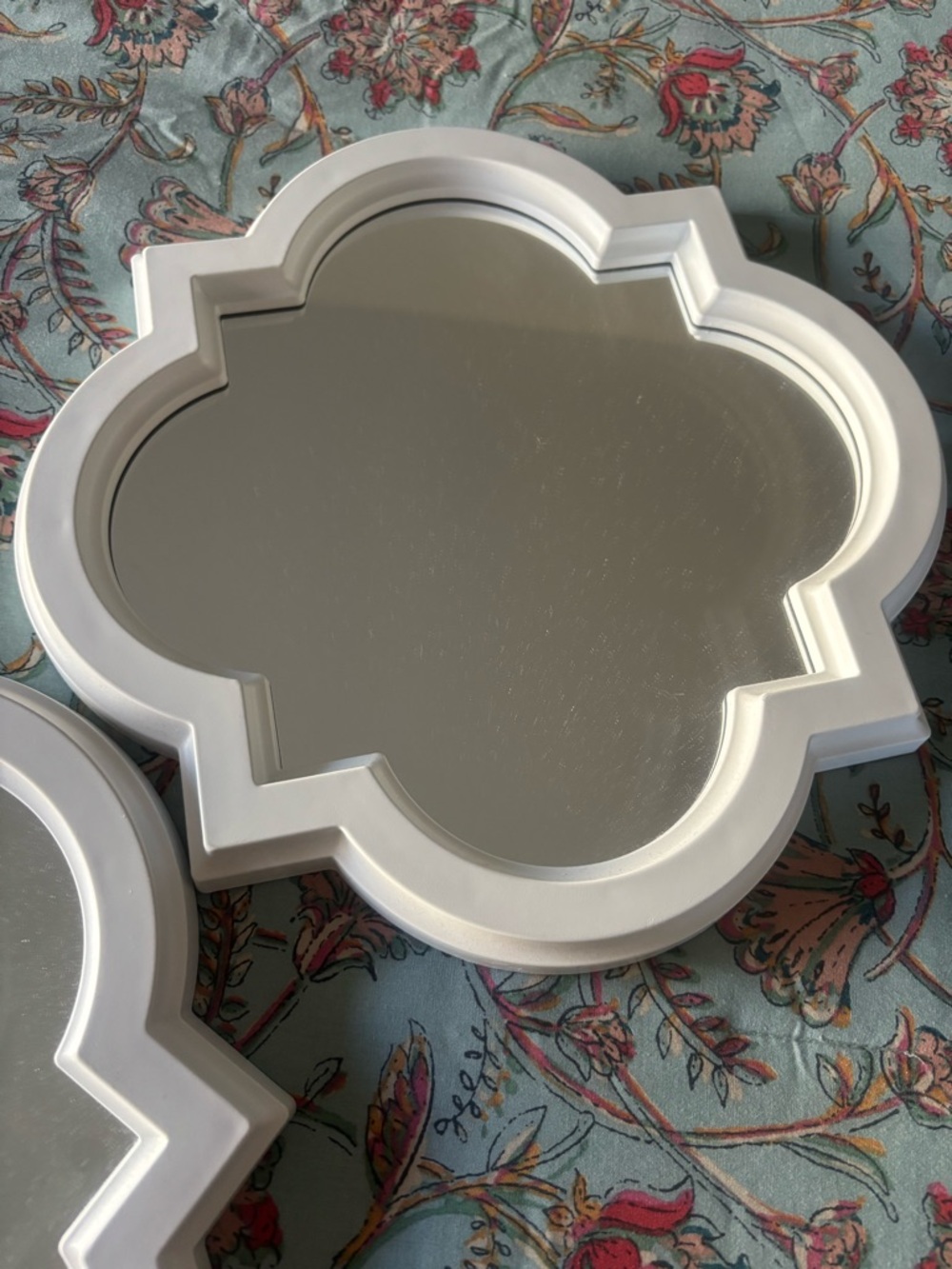 White Quatrefoil Wall Mirror Pair - Stylish Home Wall Decor - Picture 3 of 6